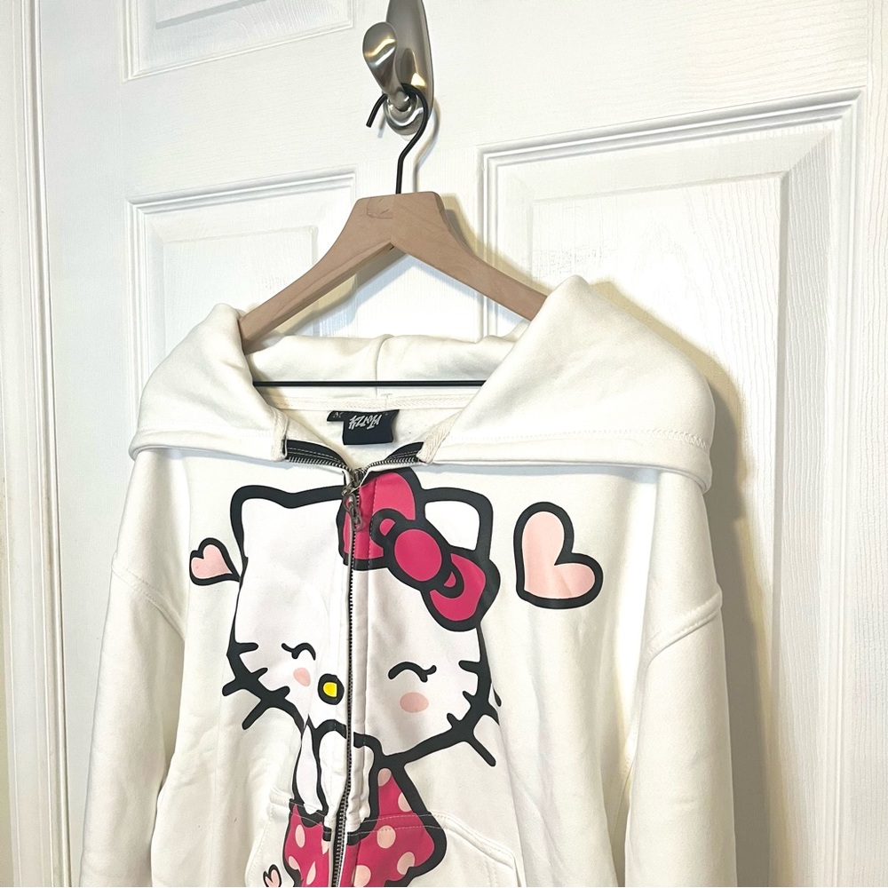 ✧･ﾟy2k hello kitty graphic hoodie